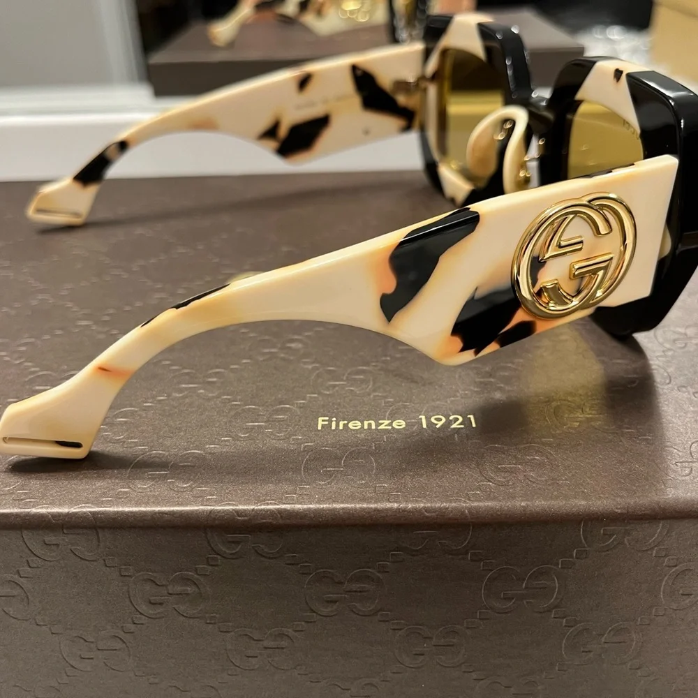 GUCCI Hollywood Forever Woman’s Sunglasses - Picture 9 of 16